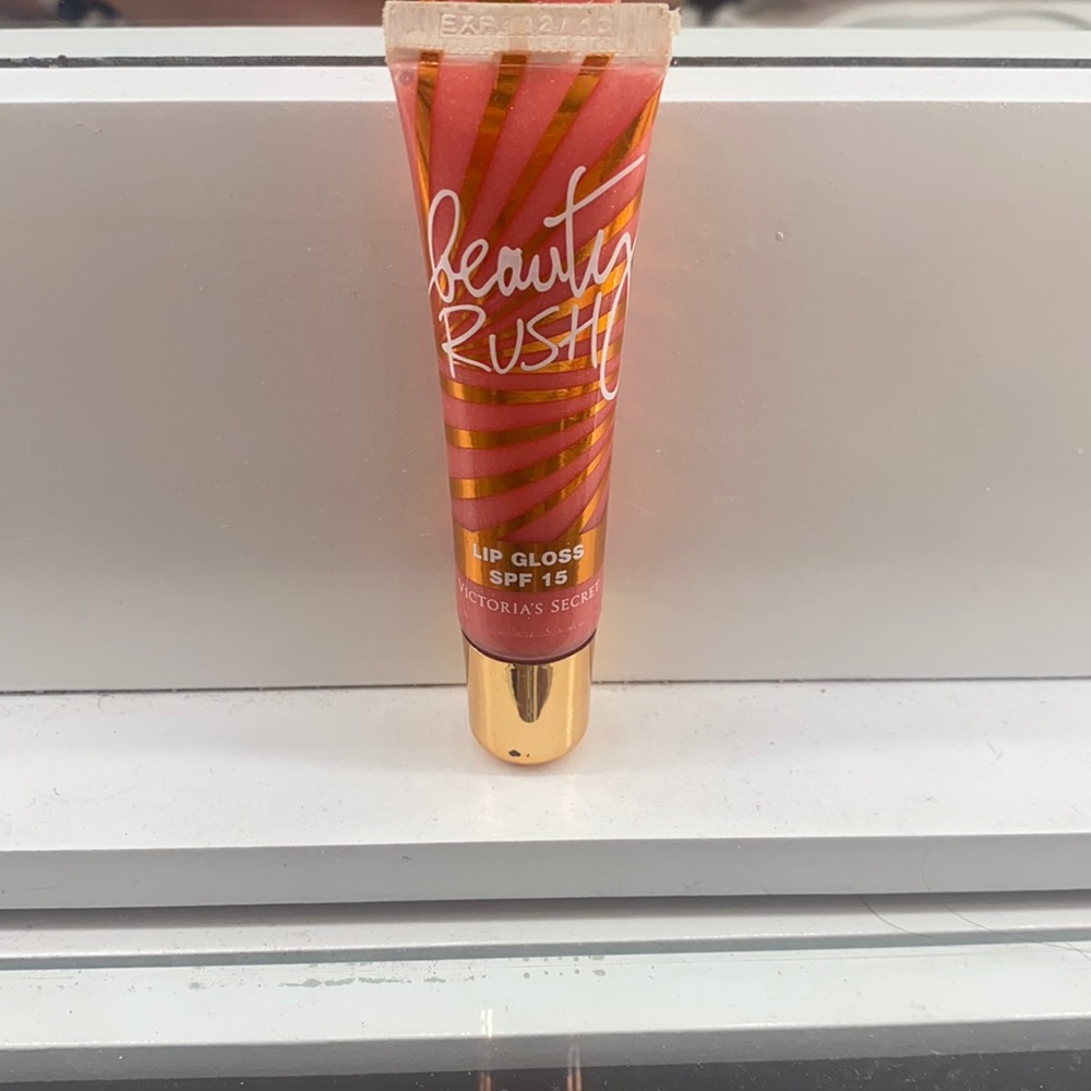 Lip gloss with SPF- 15